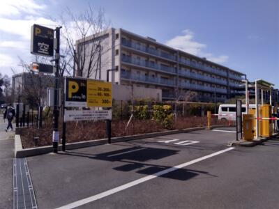川崎市幸区「新川崎」駅 Parking in コトニアガーデン新川崎 画像1