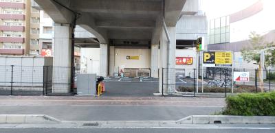 越谷市「越谷レイクタウン」駅 Parking in 越谷レイクタウン駅前 画像1